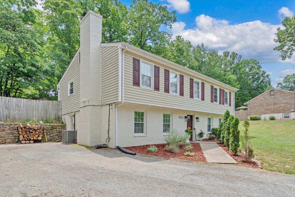 3030 Sedgefield Road Southwest Roanoke, VA 24018 - Photo 4 of 49 02-MIB06873-R5
