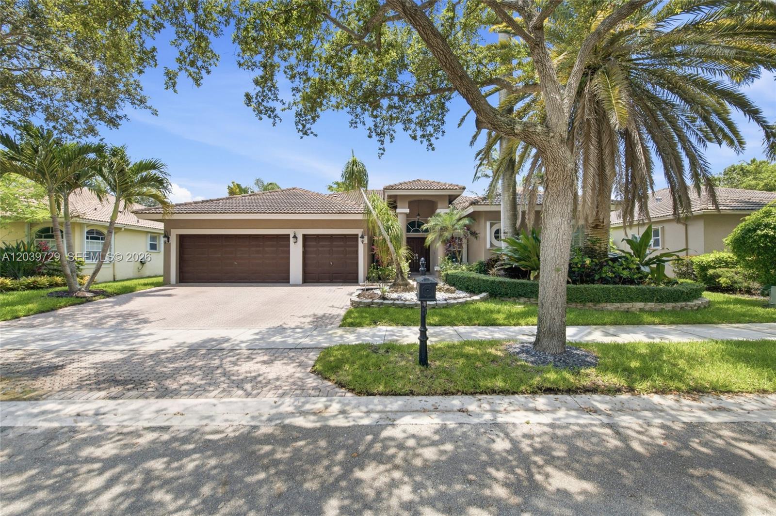 3725 Oak Ridge Lane Weston, FL 33331 - Photo 3 of 42