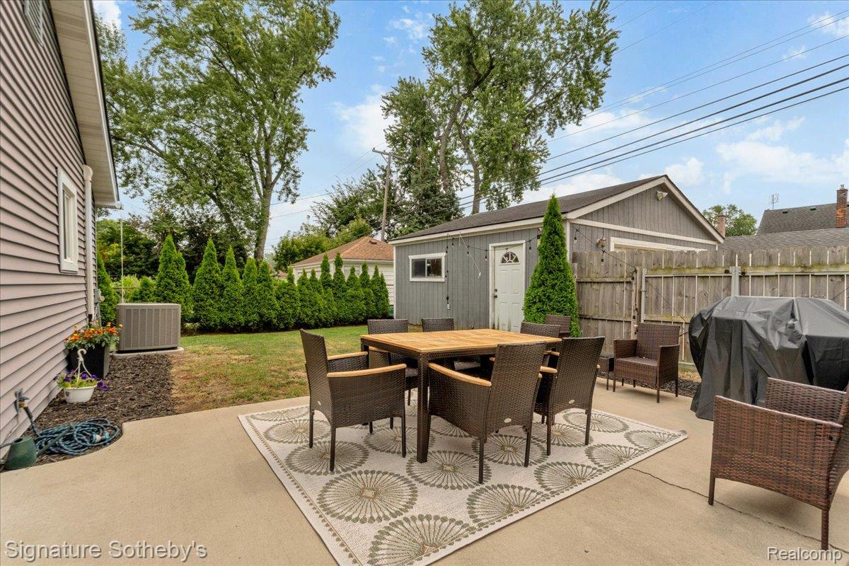 1099 Eaton Road Berkley, MI 48072 - Photo 19 of 28 19-1099 Eaton Rd_19.jpg