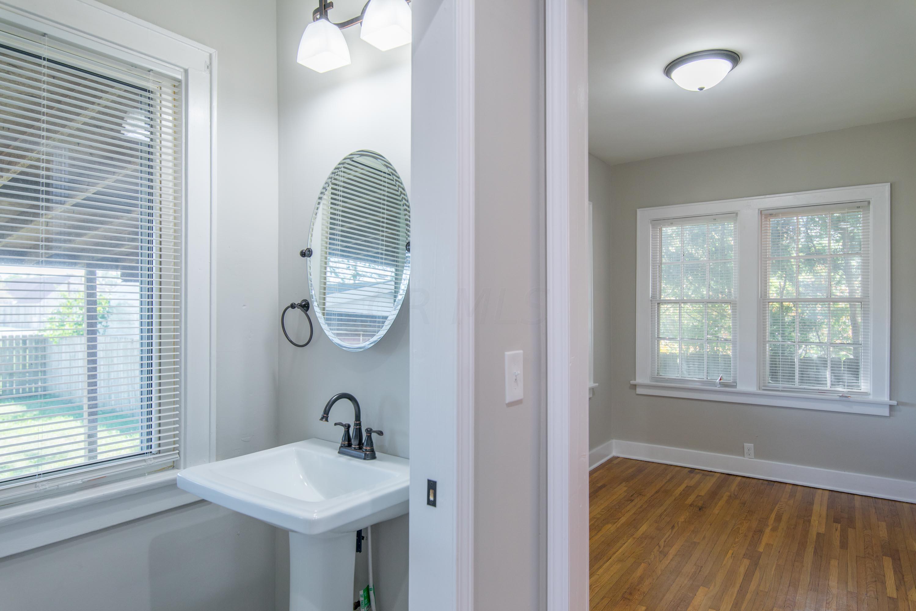 88 South Roys Avenue Columbus, OH 43204 - Photo 14 of 49