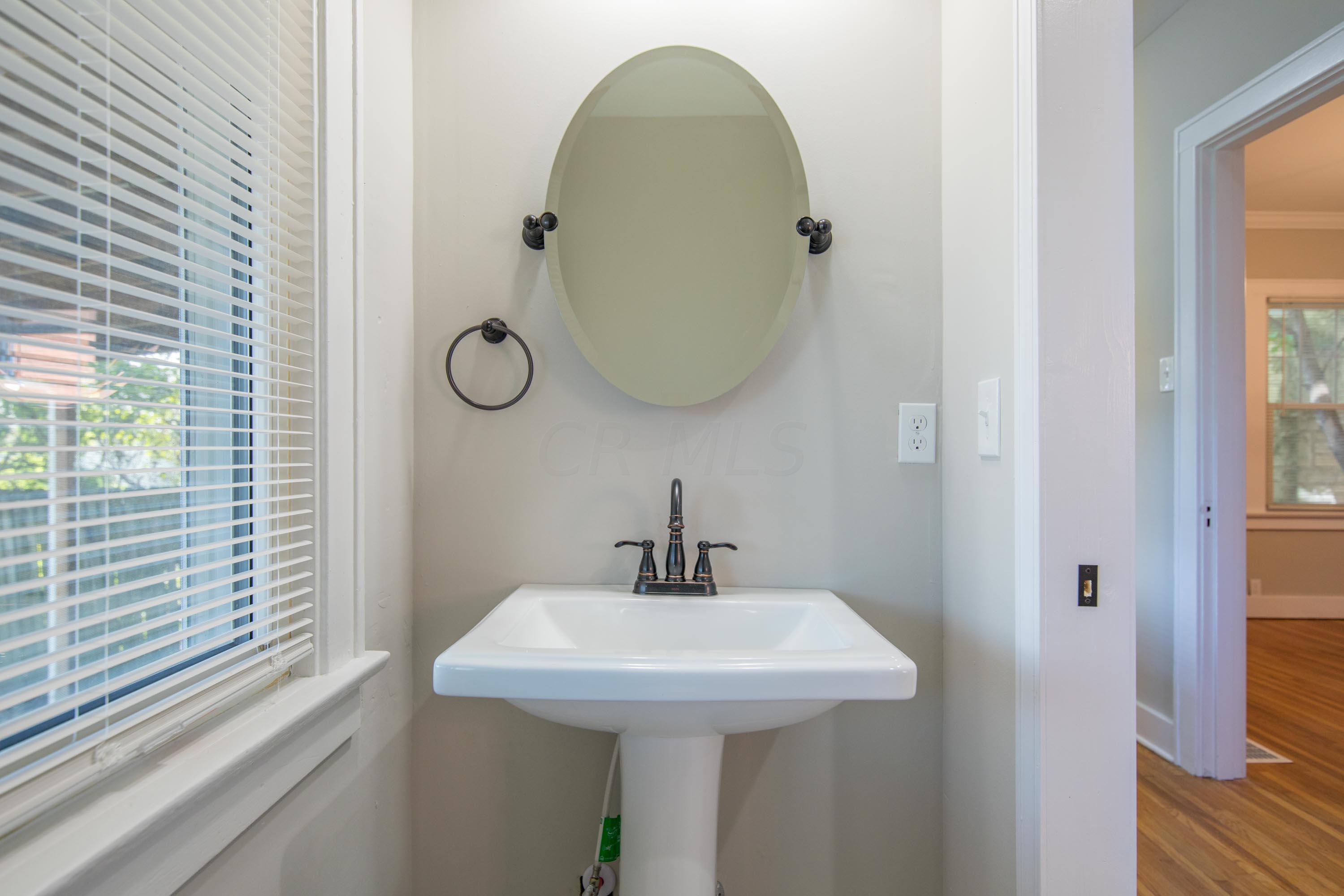 88 South Roys Avenue Columbus, OH 43204 - Photo 15 of 49