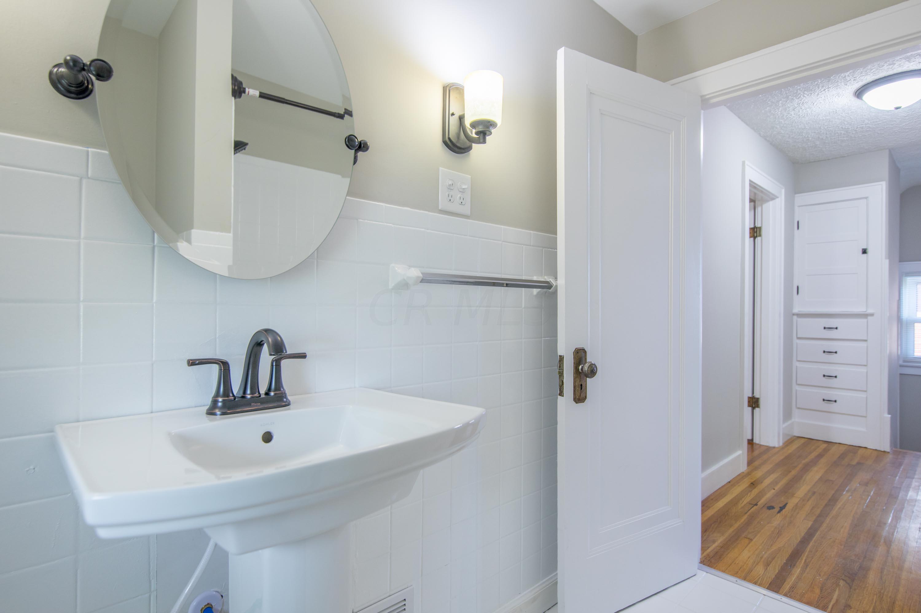 88 South Roys Avenue Columbus, OH 43204 - Photo 35 of 49