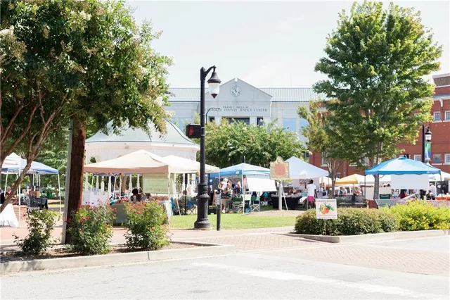 $399,900 | 204 Village Overlook, Unit J2, Canton, GA 30114