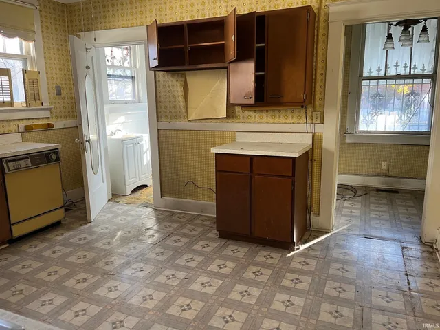 $69,900 | 831 East Gum Street, Evansville, IN 47713