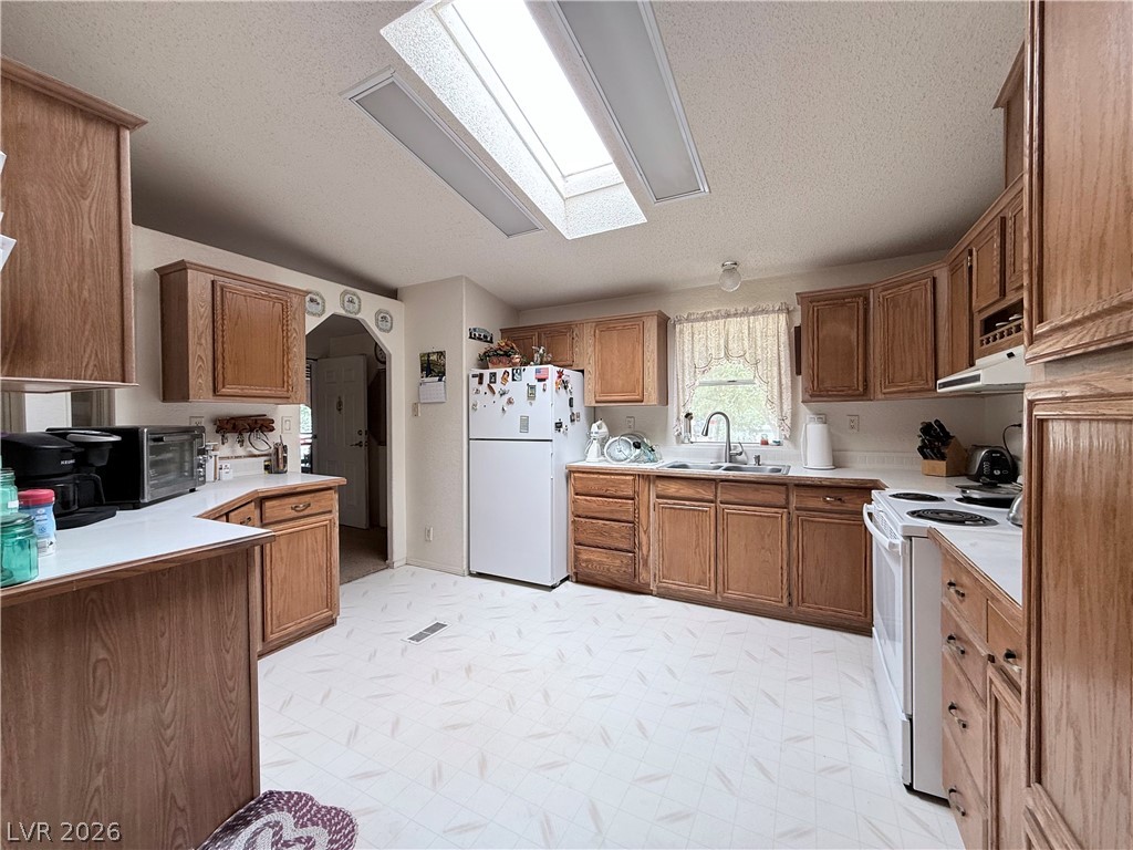 4501 East Kellogg Road Pahrump, NV 89061 - Photo 9 of 52
