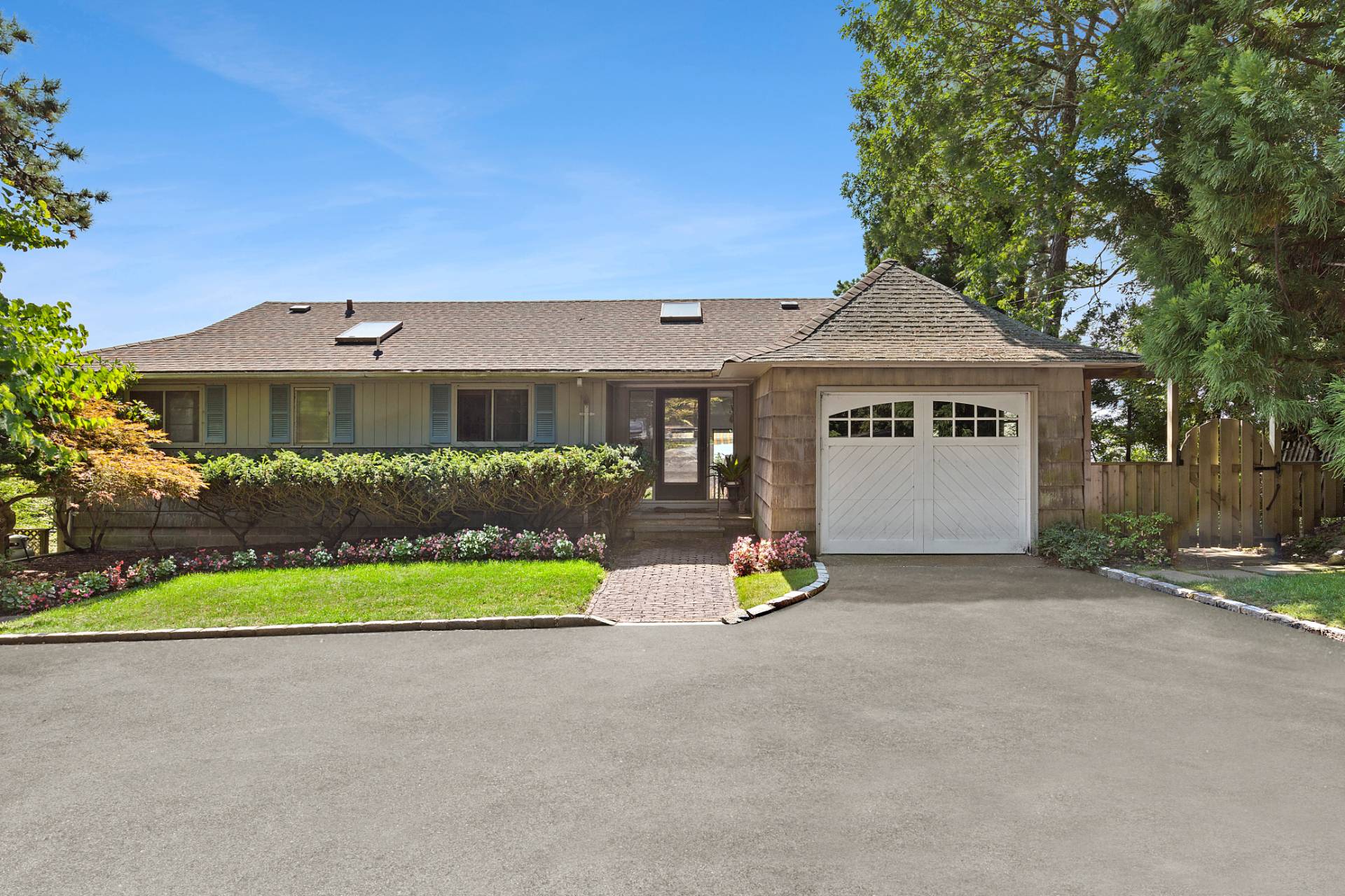 32 Hawthorne Road Southampton, NY 11968 - Photo 8 of 15 Gallery Image 8