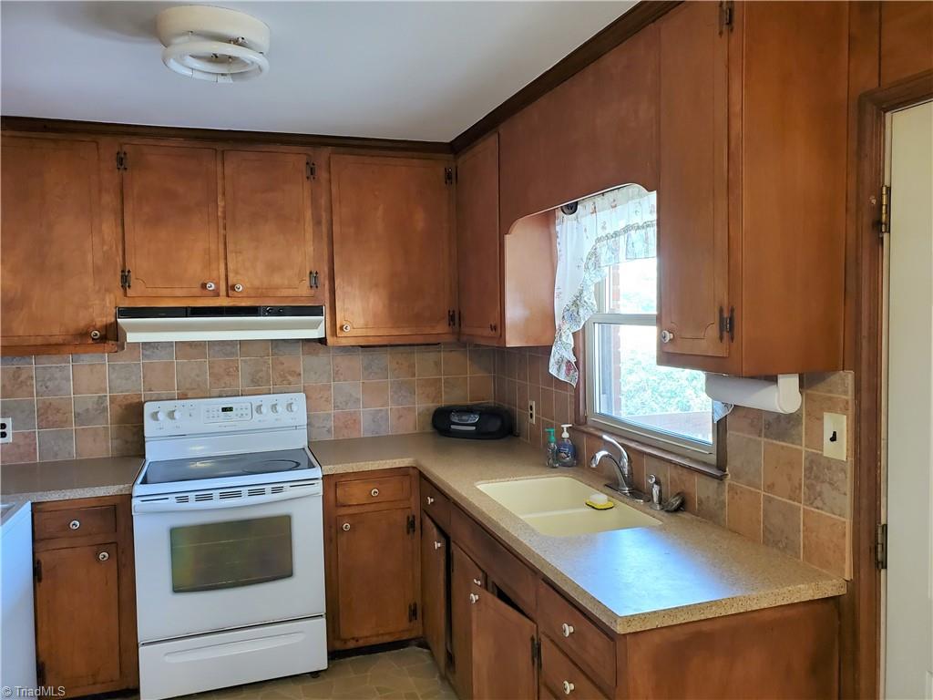 6745 Coltrane Mill Road Greensboro, NC 27406 - Photo 7 of 42