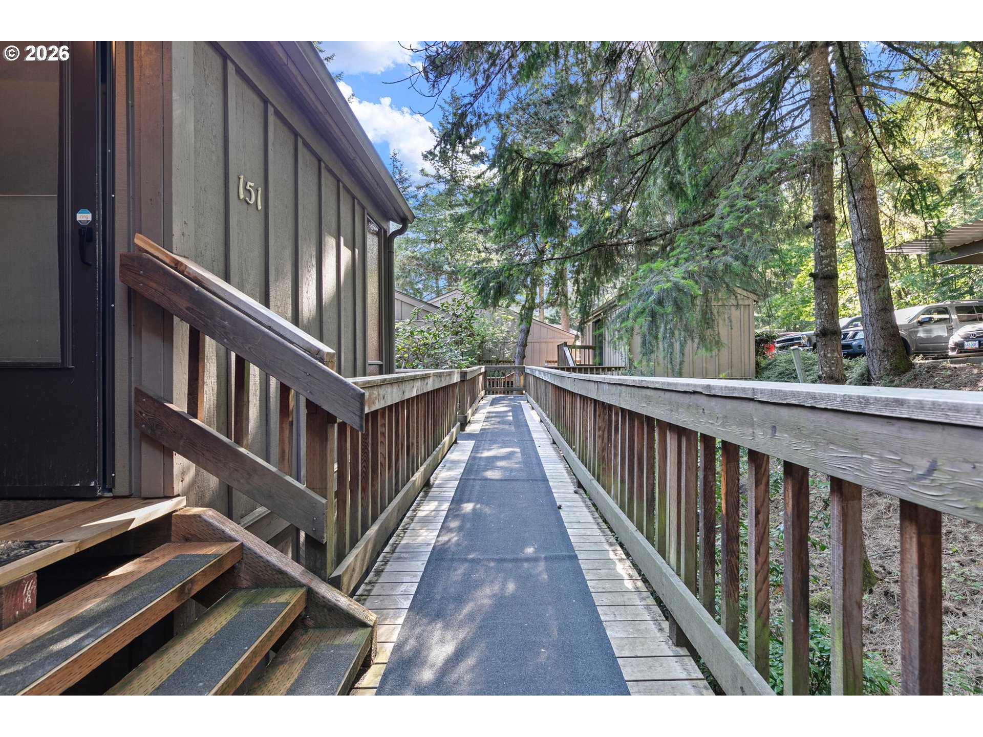 151 Treehill Loop Eugene, OR 97405 - Photo 2 of 45