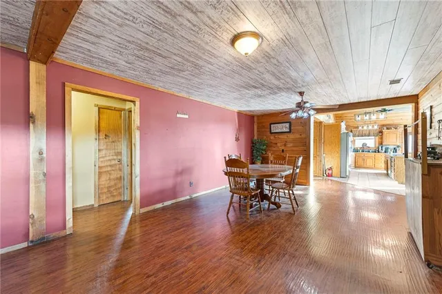 $515,000 | 8046 Southpoint Drive, Camden, MO 64017