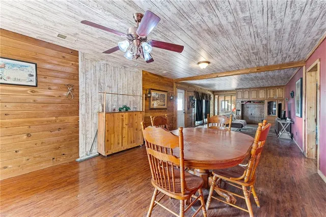 $515,000 | 8046 Southpoint Drive, Camden, MO 64017