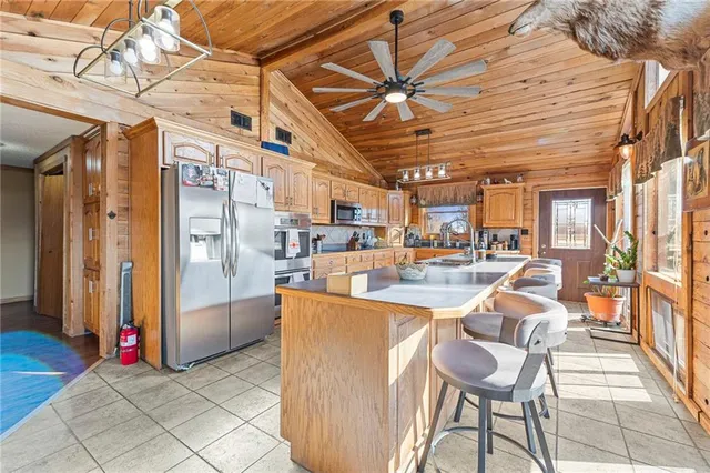 $515,000 | 8046 Southpoint Drive, Camden, MO 64017