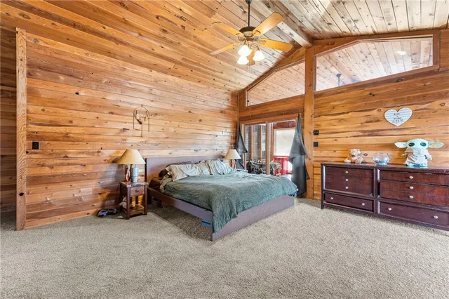 $515,000 | 8046 Southpoint Drive, Camden, MO 64017