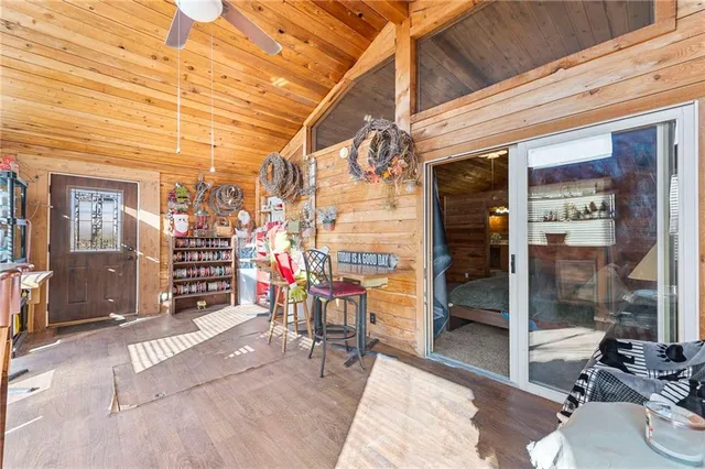 $515,000 | 8046 Southpoint Drive, Camden, MO 64017