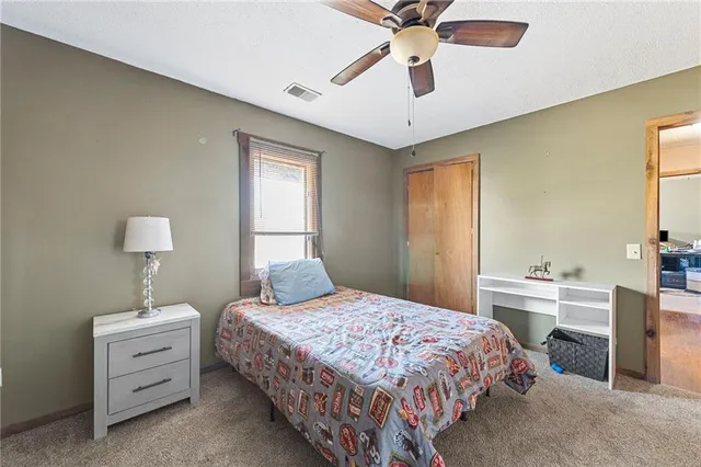 $515,000 | 8046 Southpoint Drive, Camden, MO 64017