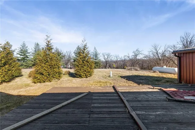 $515,000 | 8046 Southpoint Drive, Camden, MO 64017