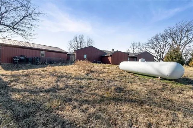 $515,000 | 8046 Southpoint Drive, Camden, MO 64017