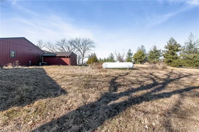 $515,000 | 8046 Southpoint Drive, Camden, MO 64017