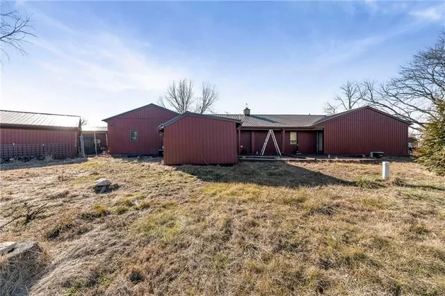 $515,000 | 8046 Southpoint Drive, Camden, MO 64017