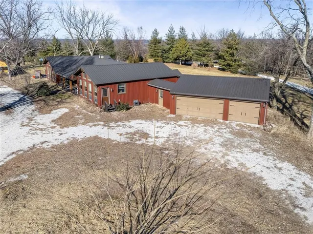 $515,000 | 8046 Southpoint Drive, Camden, MO 64017