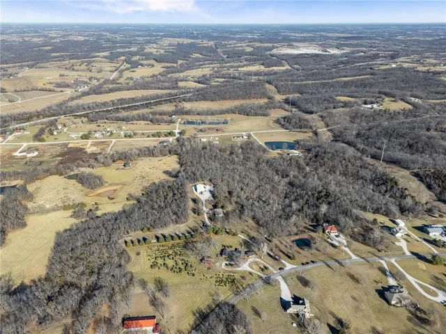 $515,000 | 8046 Southpoint Drive, Camden, MO 64017