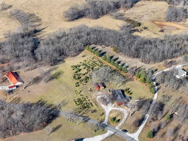 $515,000 | 8046 Southpoint Drive, Camden, MO 64017