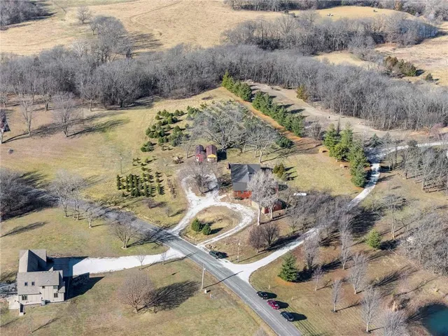 $515,000 | 8046 Southpoint Drive, Camden, MO 64017