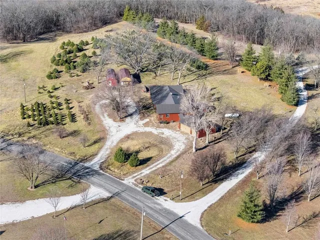 $515,000 | 8046 Southpoint Drive, Camden, MO 64017