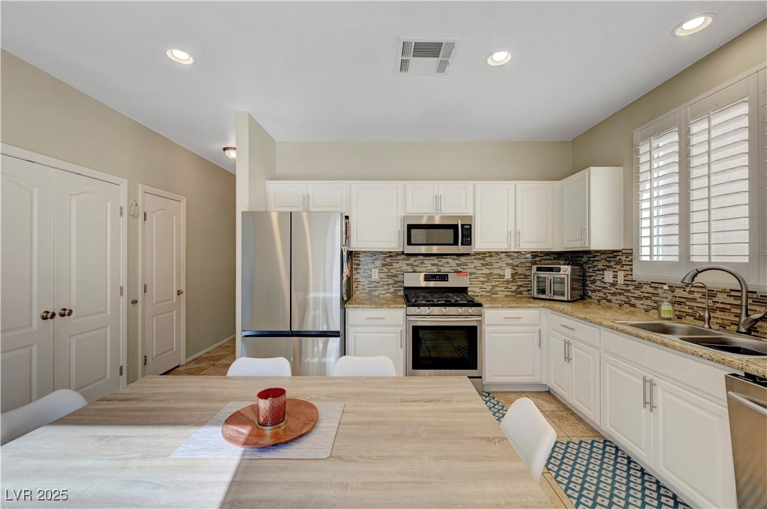 185 Oella Ridge Court Henderson, NV 89012 - Photo 19 of 48