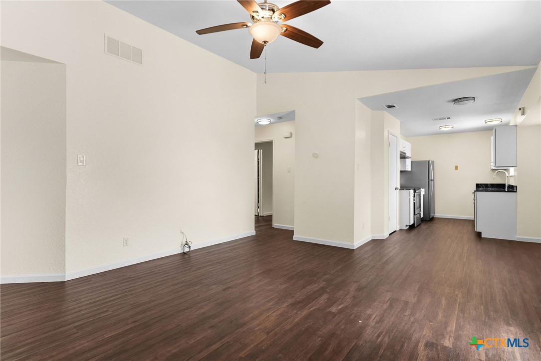 2013 Hinkle Avenue Killeen, TX 76549 - Photo 3 of 13