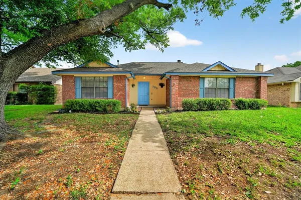 $315,000 | 705 Whitewing Drive, Mesquite, TX 75150