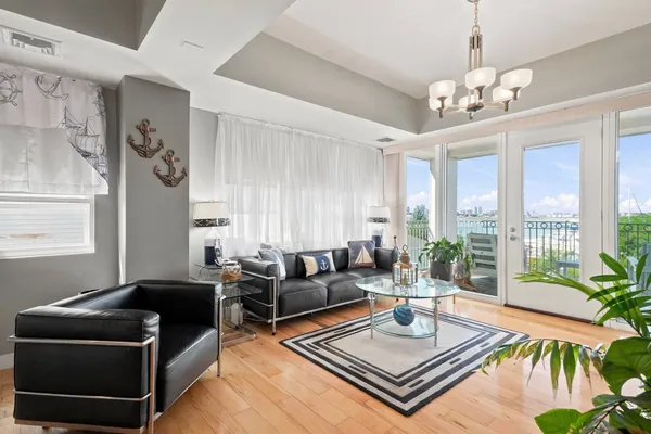 $679,000 | 550 Pleasant Street, Unit 201, Winthrop, MA 02152