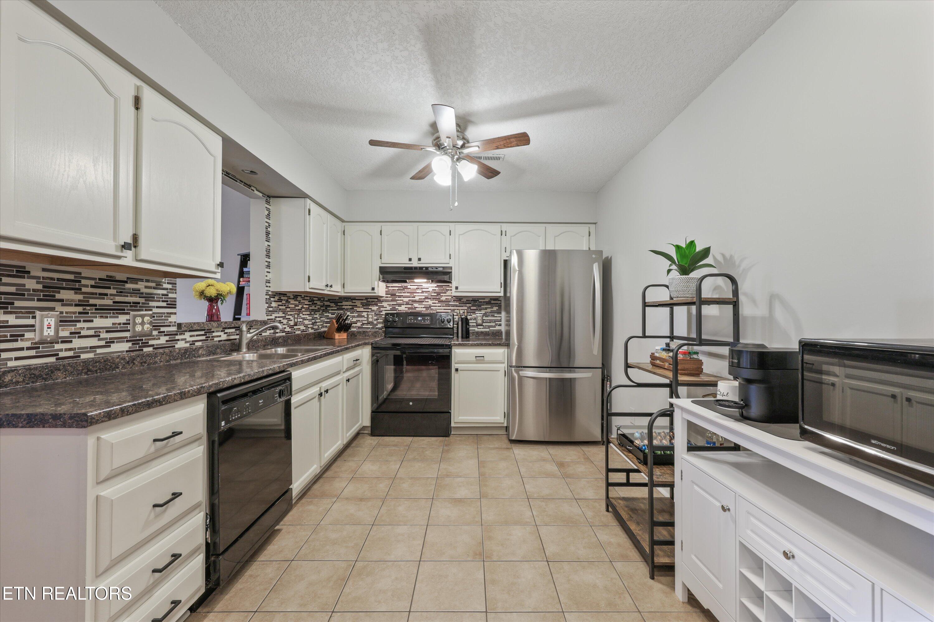 7213 Lyngate Boulevard Powell, TN 37849 - Photo 11 of 39 Big enough to add island