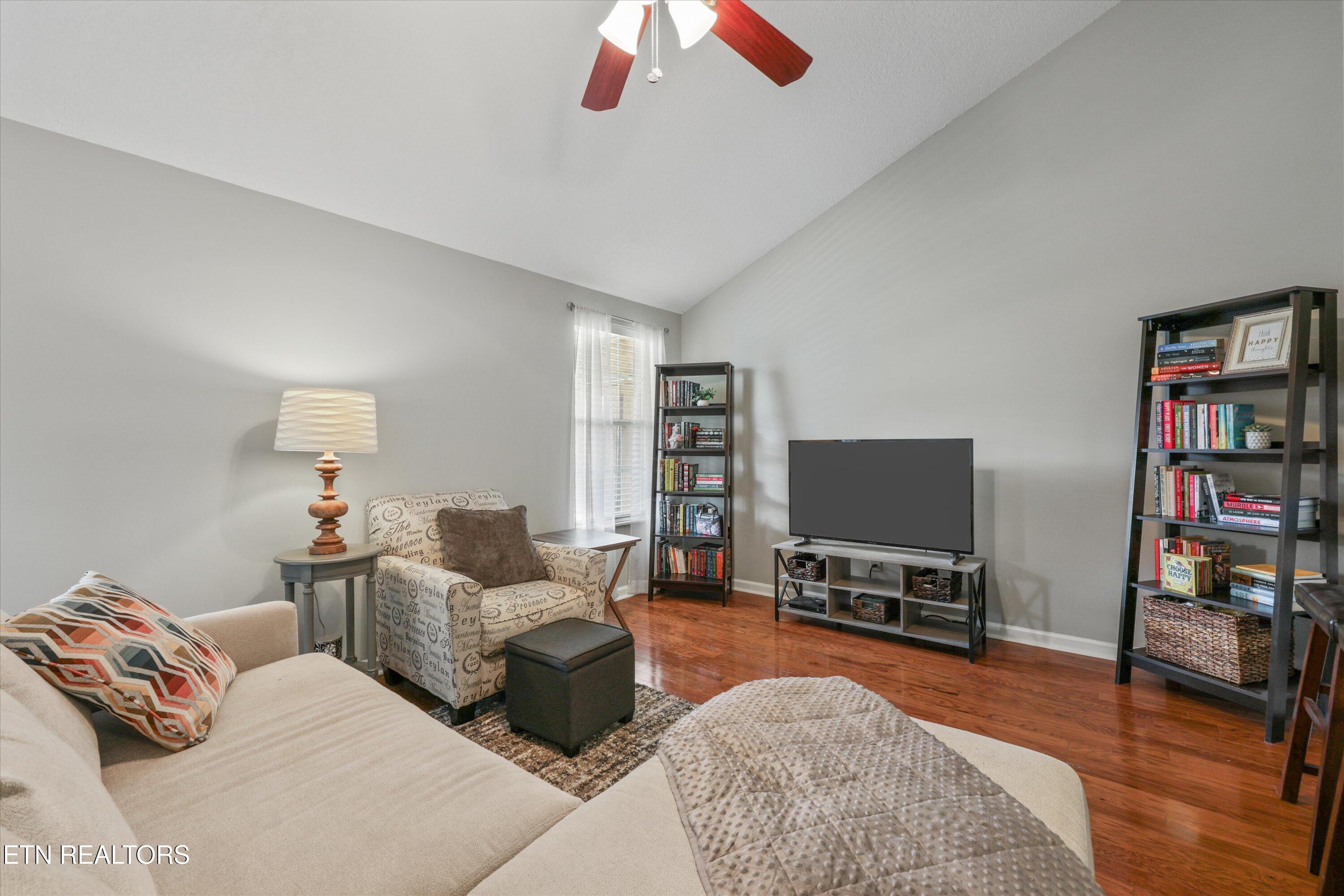 7213 Lyngate Boulevard Powell, TN 37849 - Photo 15 of 39 Spacious Living room