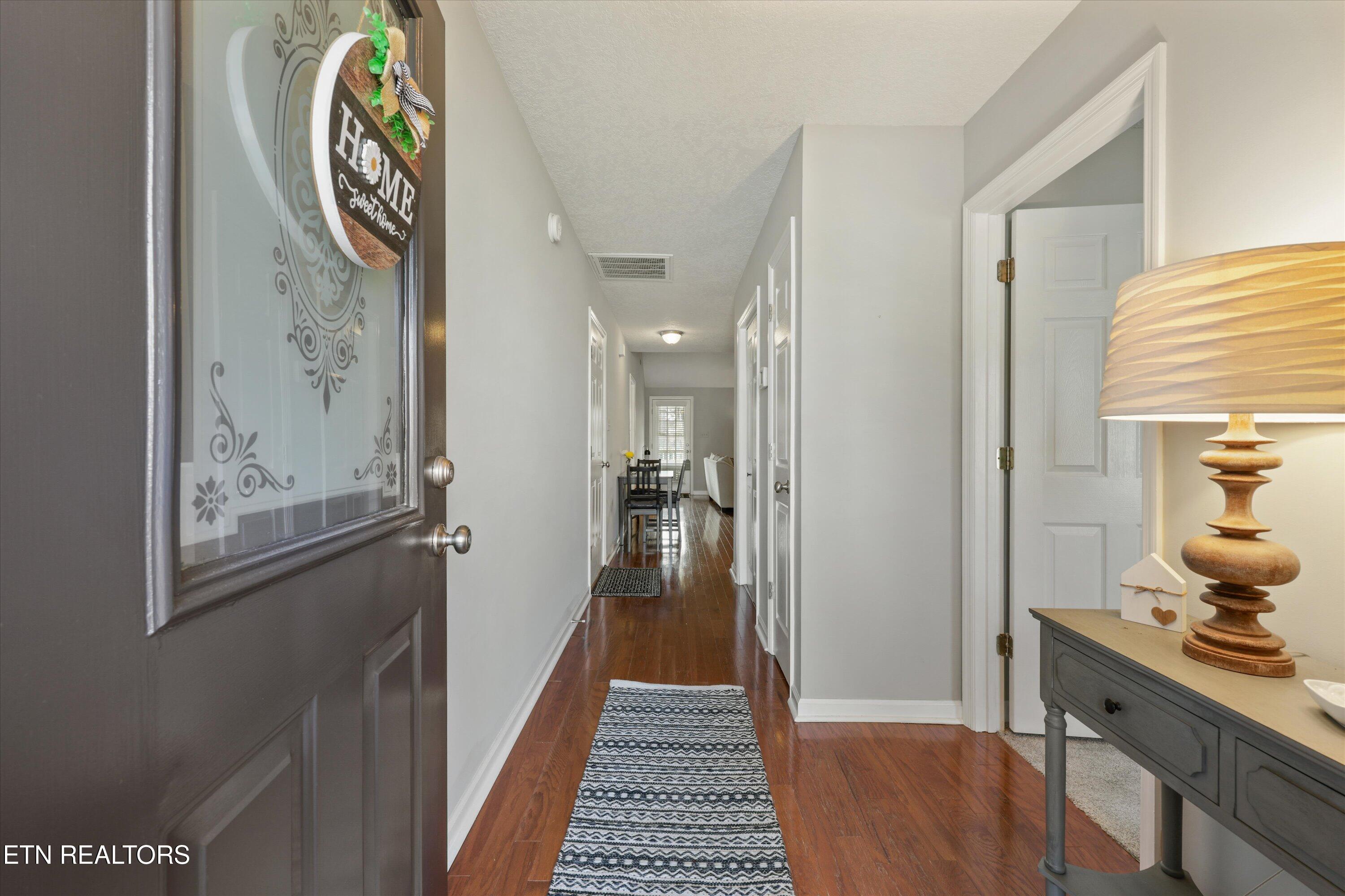 7213 Lyngate Boulevard Powell, TN 37849 - Photo 2 of 39 Welcome in!