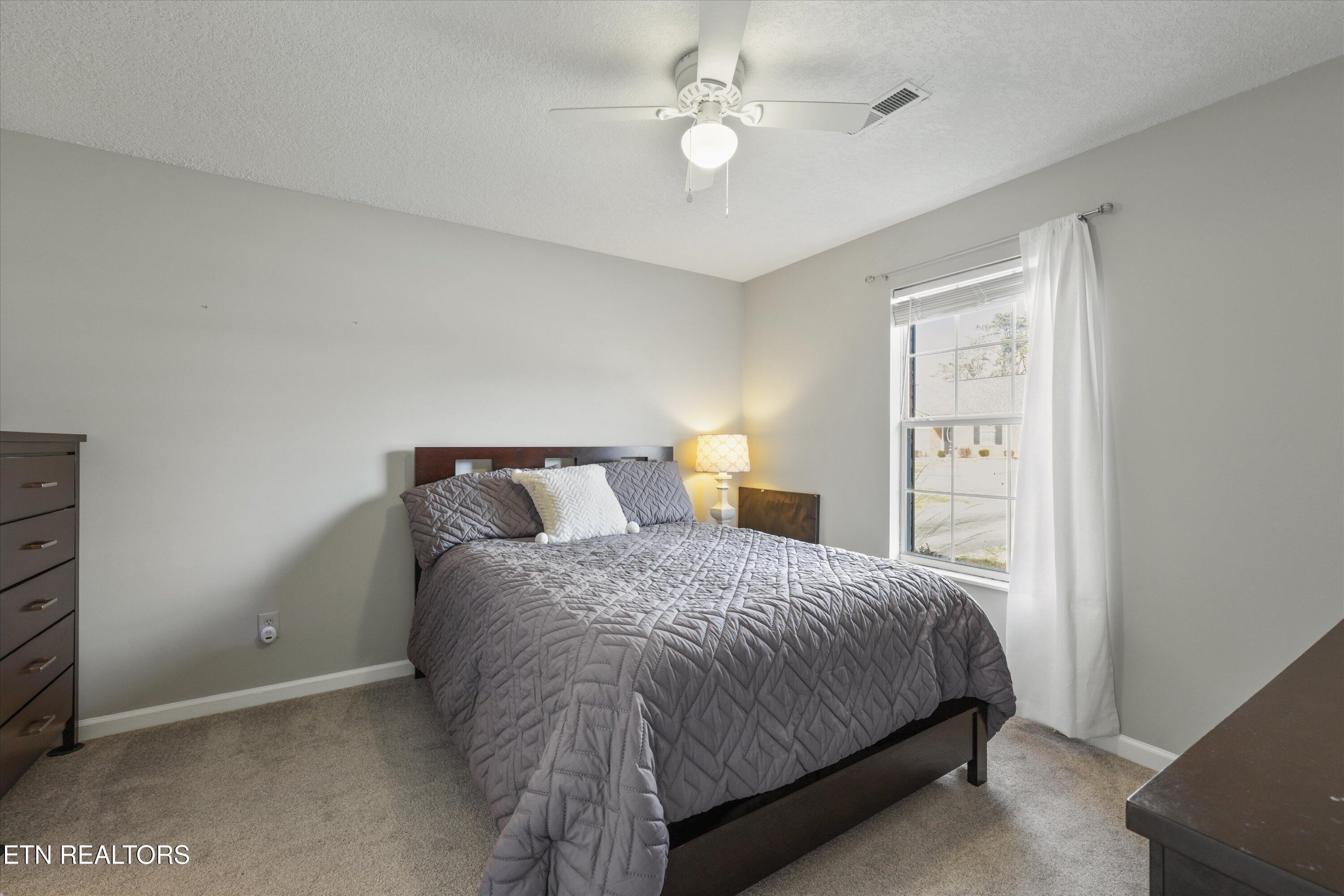 7213 Lyngate Boulevard Powell, TN 37849 - Photo 4 of 39 Jr suite