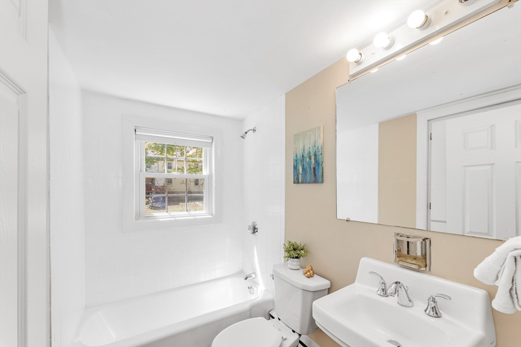 26 Arborfield Road Boston, MA 02131 - Photo 14 of 24 Gallery Image 14