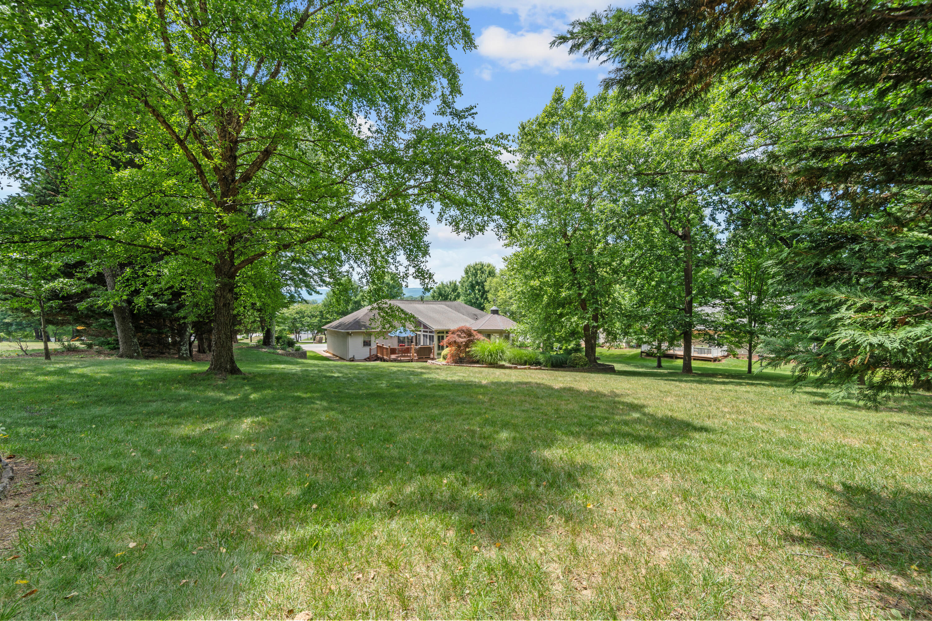 1475 Edgebrook Road Salem, VA 24153 - Photo 30 of 33 Yard