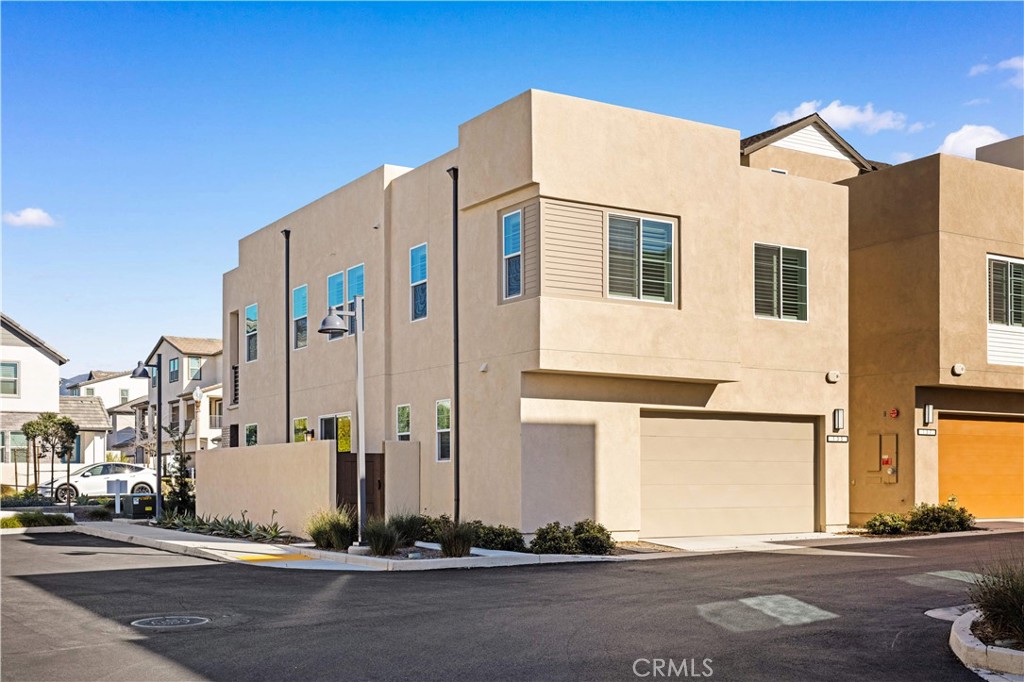 135 Restore Irvine, CA 92618 - Photo 4 of 75