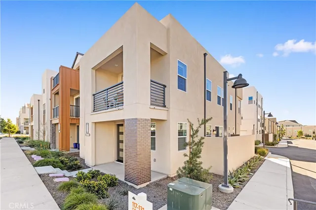 $1,688,000 | 135 Restore, Irvine, CA 92618