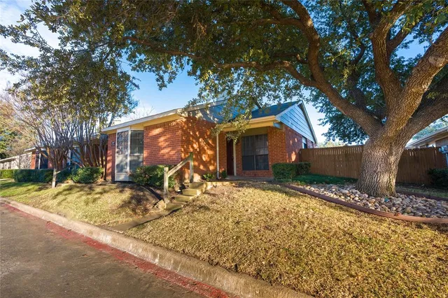 $195,000 | 1801 West Spring Creek Parkway, Unit W1, Plano, TX 75023