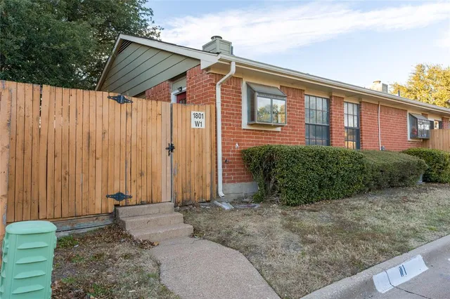 $195,000 | 1801 West Spring Creek Parkway, Unit W1, Plano, TX 75023