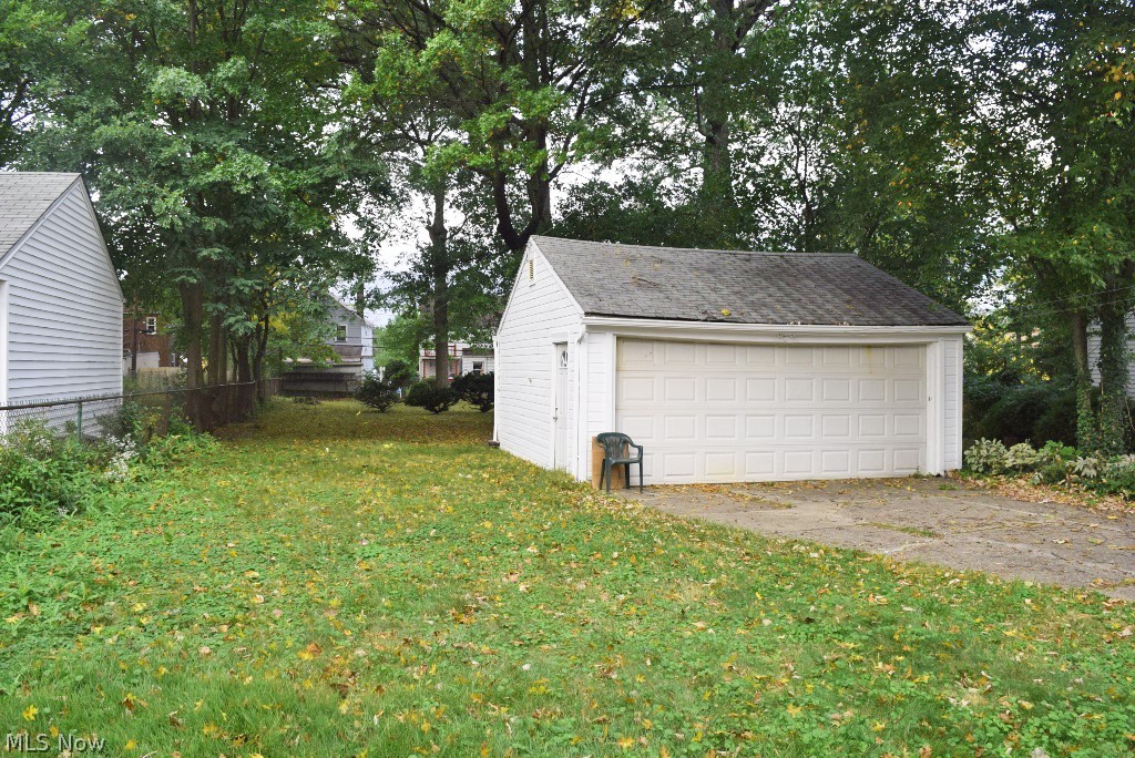 1094 Woodview Road Cleveland, OH 44121 - Photo 17 of 19 Gallery Image 17