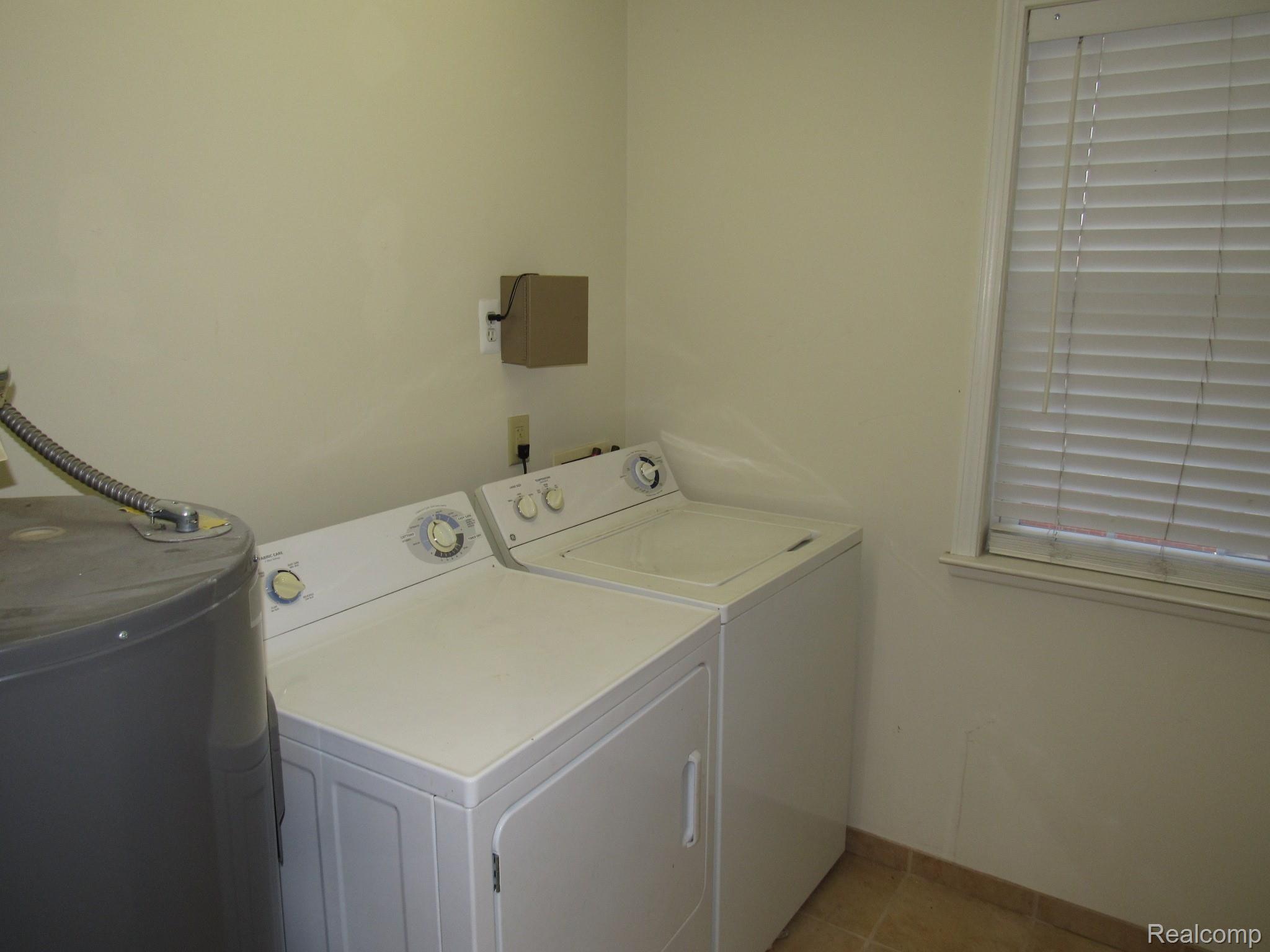 1125 Eureka Road, Unit 203 Wyandotte, MI 48192 - Photo 10 of 17 1125 EUREKA #203