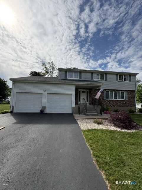 17 Lancaster Road Cromwell, CT 06416 - Photo 1 of 18