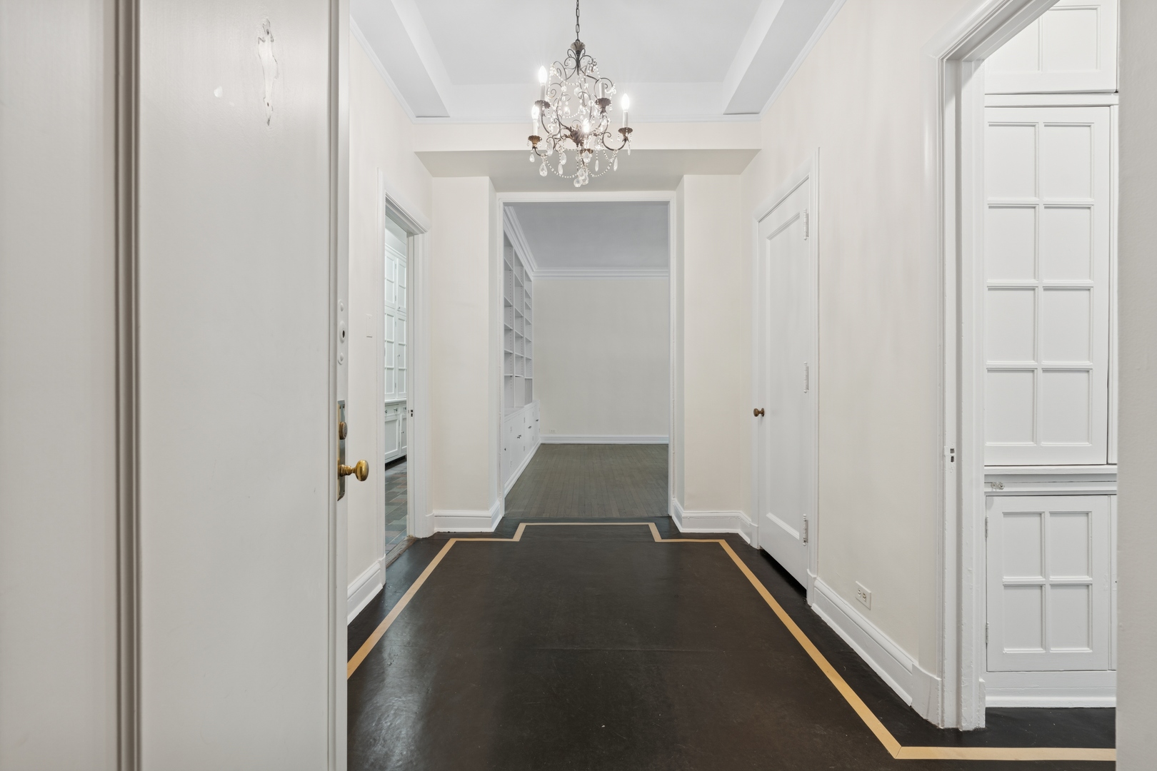 200 East Pearson Street, Unit 2E Chicago, IL 60611 - Photo 2 of 25