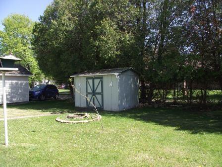 365 7th Street Manistee, MI 49660 - Photo 32 of 33 11