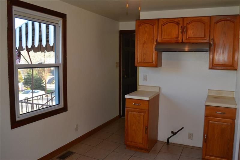 305 Clever Avenue McKees Rocks, PA 15136 - Photo 3 of 10 Gallery Image 3