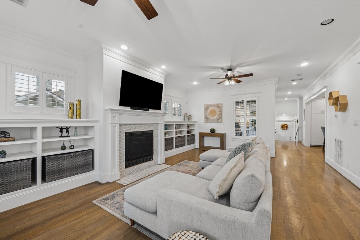 3535 Michaux Street Houston, TX 77009 - Photo 10 of 48 Comfortable and stylish, this home is all about a relaxing lifestyle in approachable luxury.