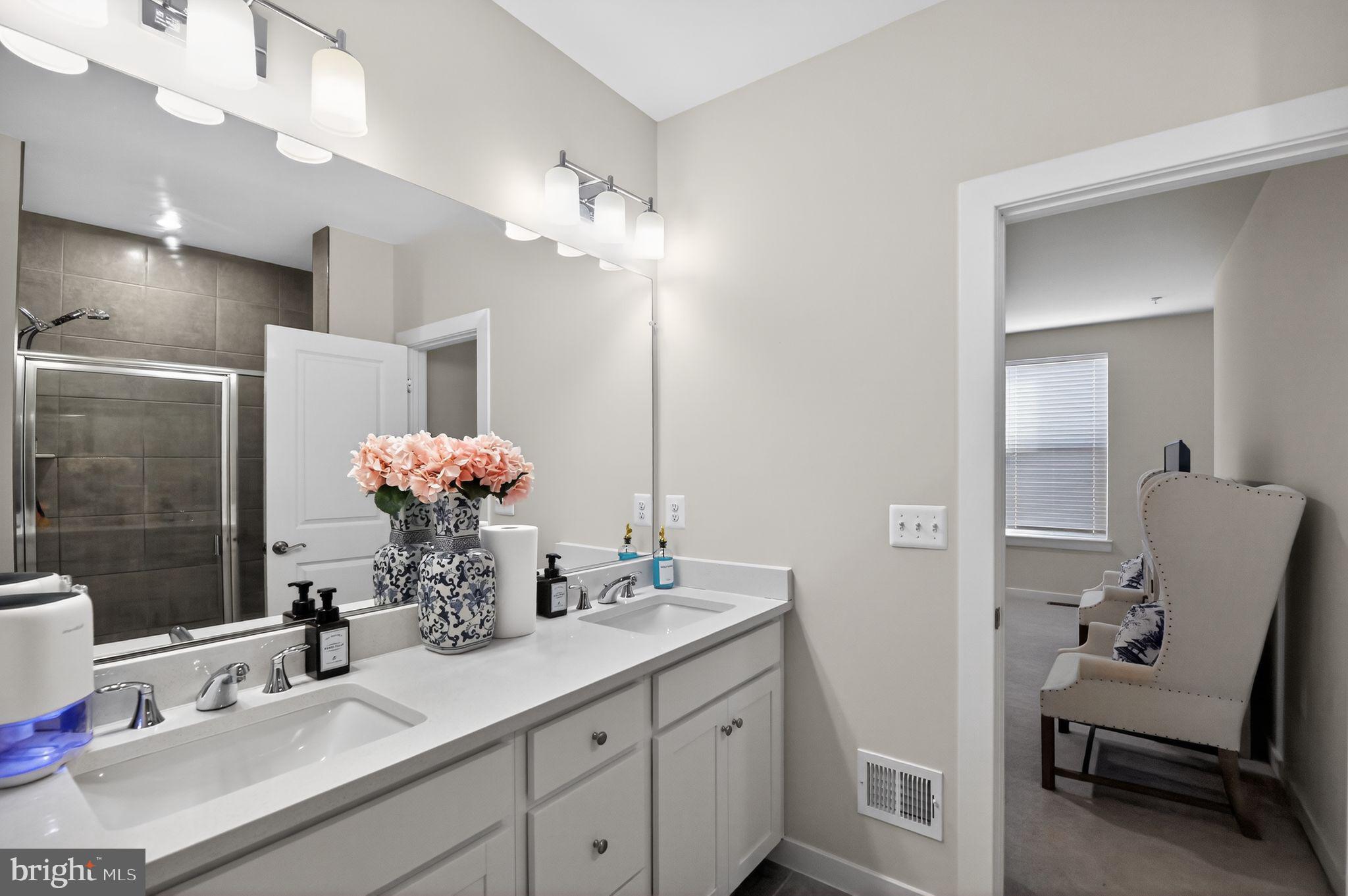 13574 Innovation Station Loop, Unit 19A Herndon, VA 20171 - Photo 23 of 28