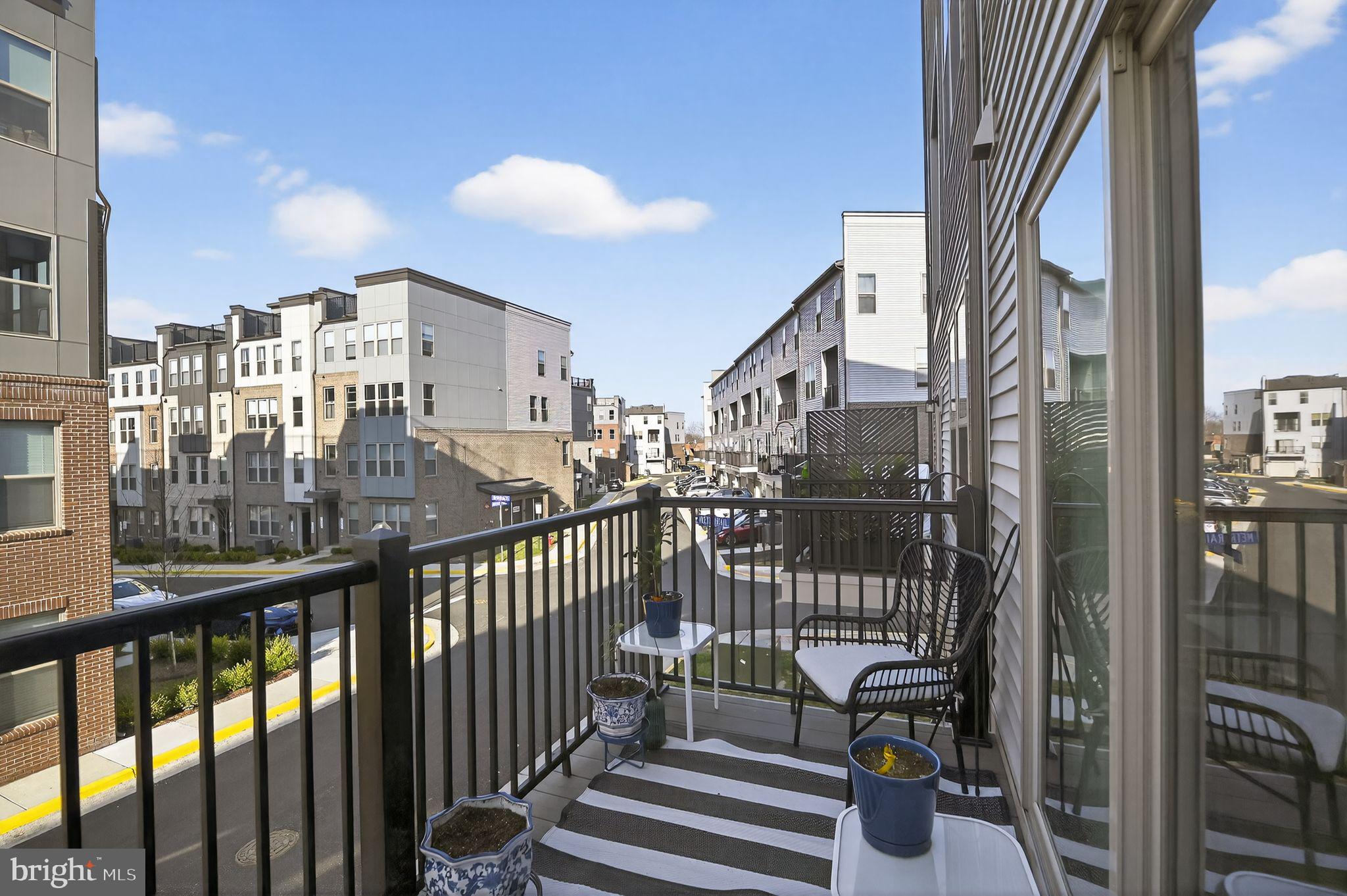 13574 Innovation Station Loop, Unit 19A Herndon, VA 20171 - Photo 3 of 28